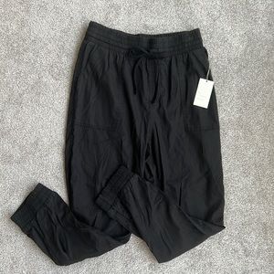 BRAND NWT NEVER WORN WOMENS HIGH RISE WOVEN ANKLE JOGGER PANTS - MEDIUM